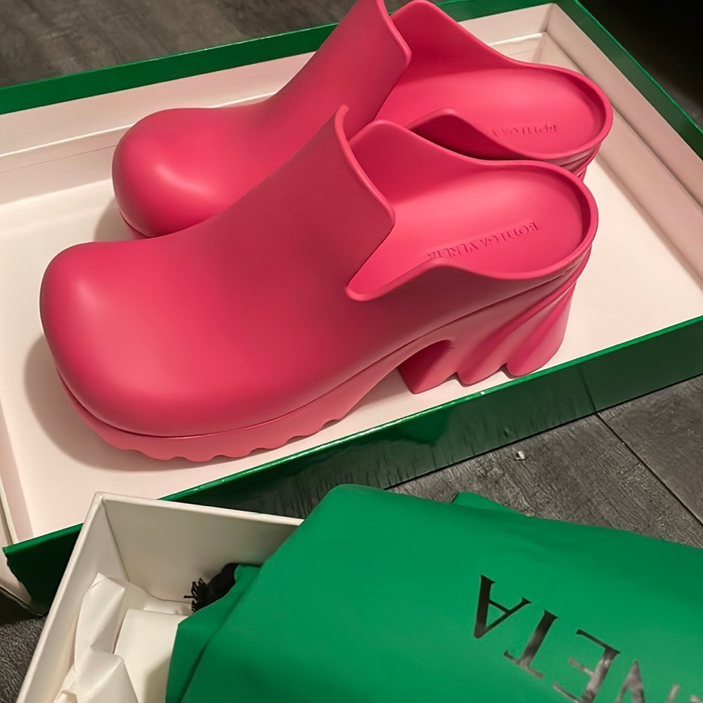 Bottega Mules